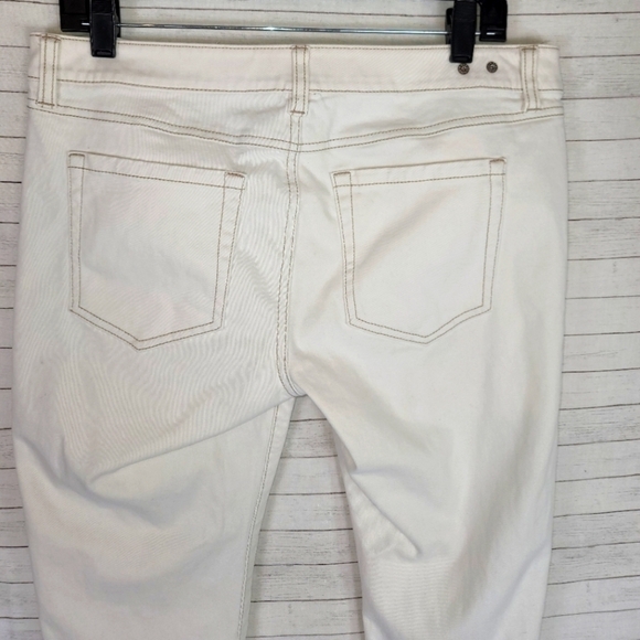 CAbi White Distressed Slim Boyfriend Stretch Jeans w Tan Stitching, sz 8 - Picture 11 of 13